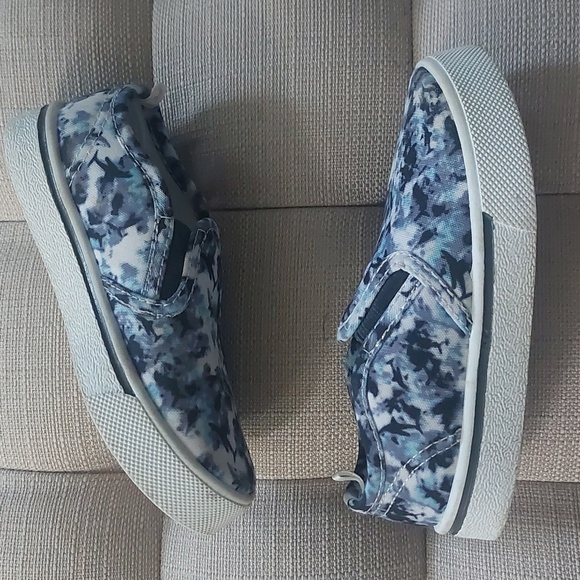 3/$6 item Osh Kosh tie dye shoes - Picture 2 of 7